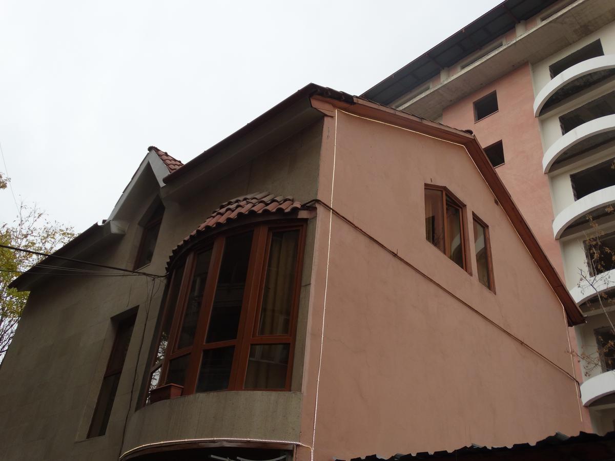 Destiny 1 Hostel Yerevan Ngoại thất bức ảnh