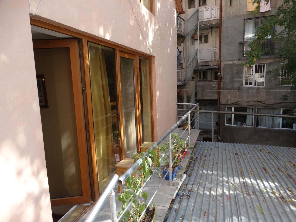 Destiny 1 Hostel Yerevan Ngoại thất bức ảnh