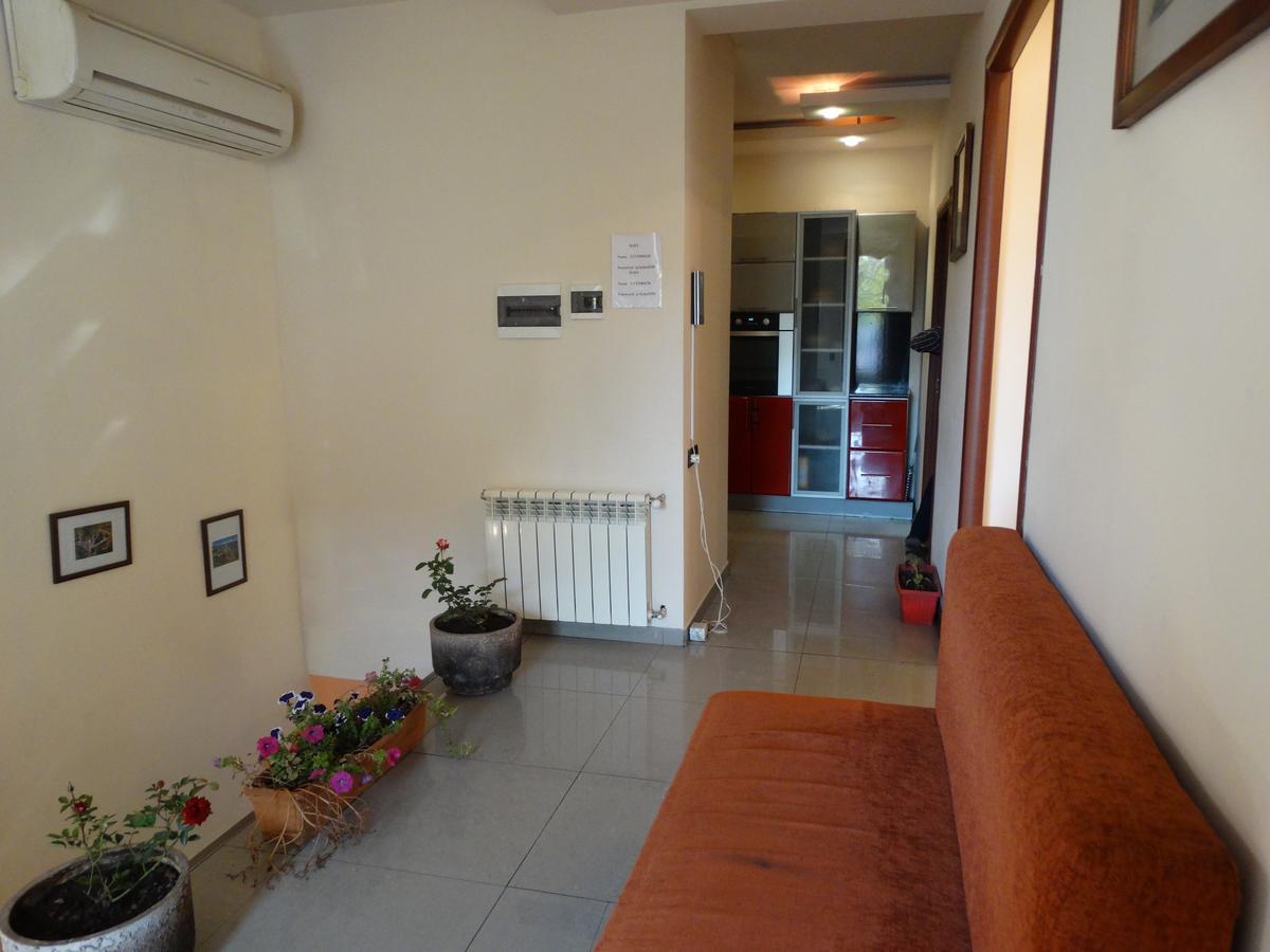 Destiny 1 Hostel Yerevan Ngoại thất bức ảnh