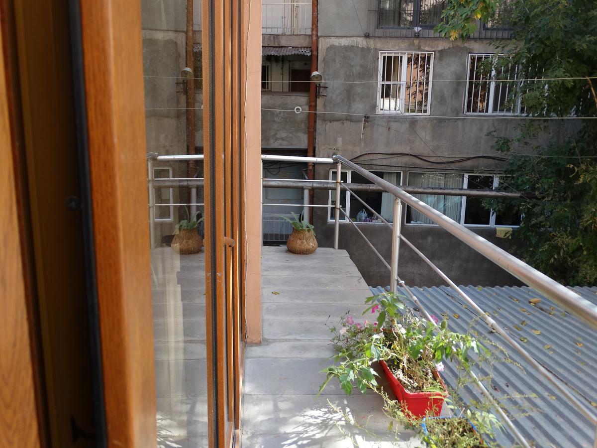 Destiny 1 Hostel Yerevan Ngoại thất bức ảnh