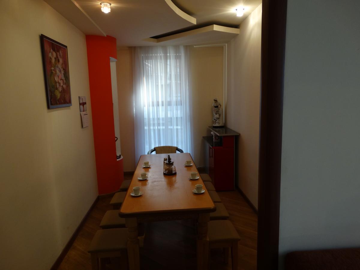 Destiny 1 Hostel Yerevan Ngoại thất bức ảnh