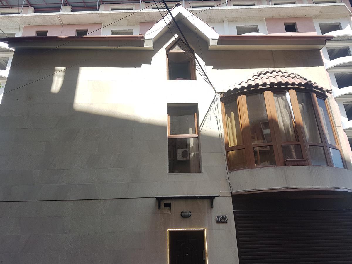 Destiny 1 Hostel Yerevan Ngoại thất bức ảnh