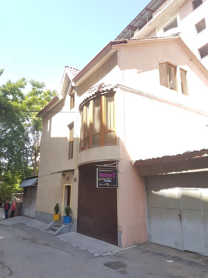 Destiny 1 Hostel Yerevan Ngoại thất bức ảnh